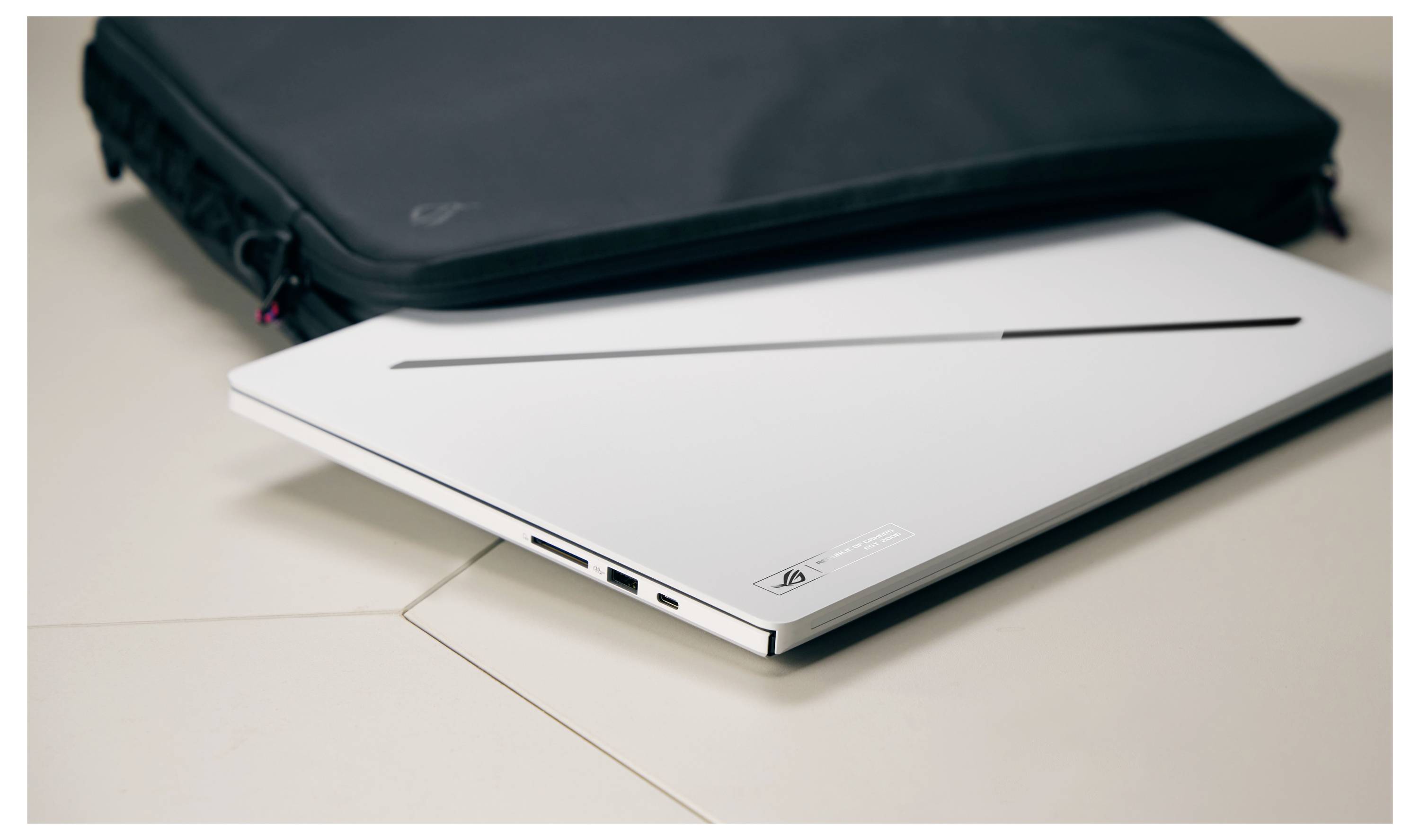 Asus Gaming Notebook 40.6cm (16 Zoll) WQXGA 386H 8GB RAM 1TB SSD Deutsch, QWERTZ Intel Intel-Grafik NVIDIA GeForce RTX 5070 GDDR7W