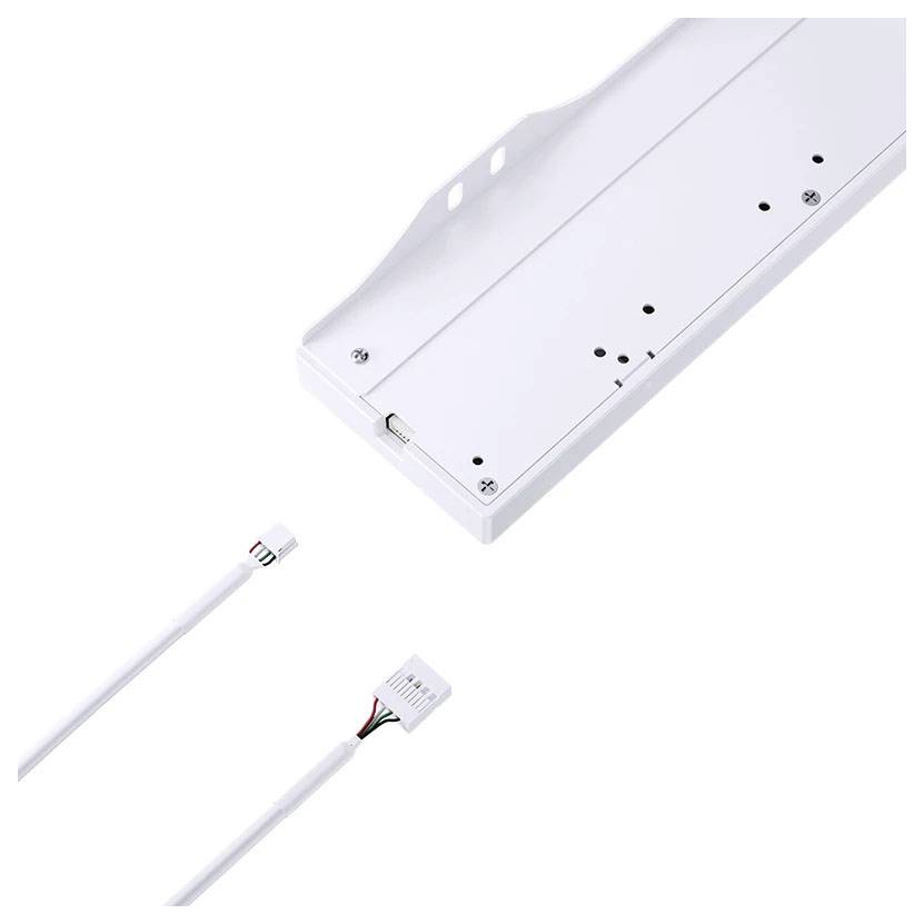 Weiße LED-Leuchte mit zwei weißen Verbindungskabeln und Steckern, gezeigt auf einfachem weißem Hintergrund.