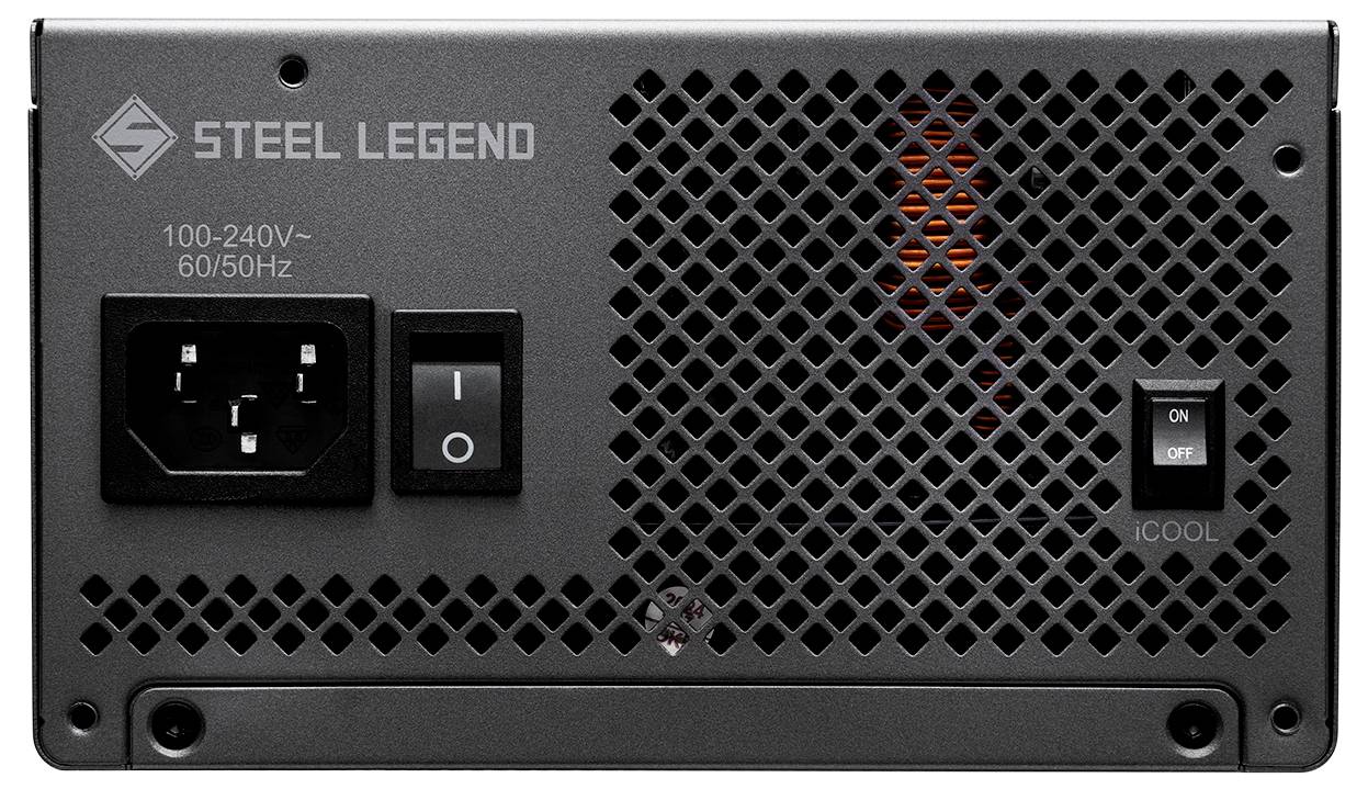 Rückseite eines Steel Legend-Netzteils mit AC-Eingangsbuchse, Ein-/Aus-Schalter, Belüftungsgitter und Kontrollleuchte des „iCOOL"-Schalters.
