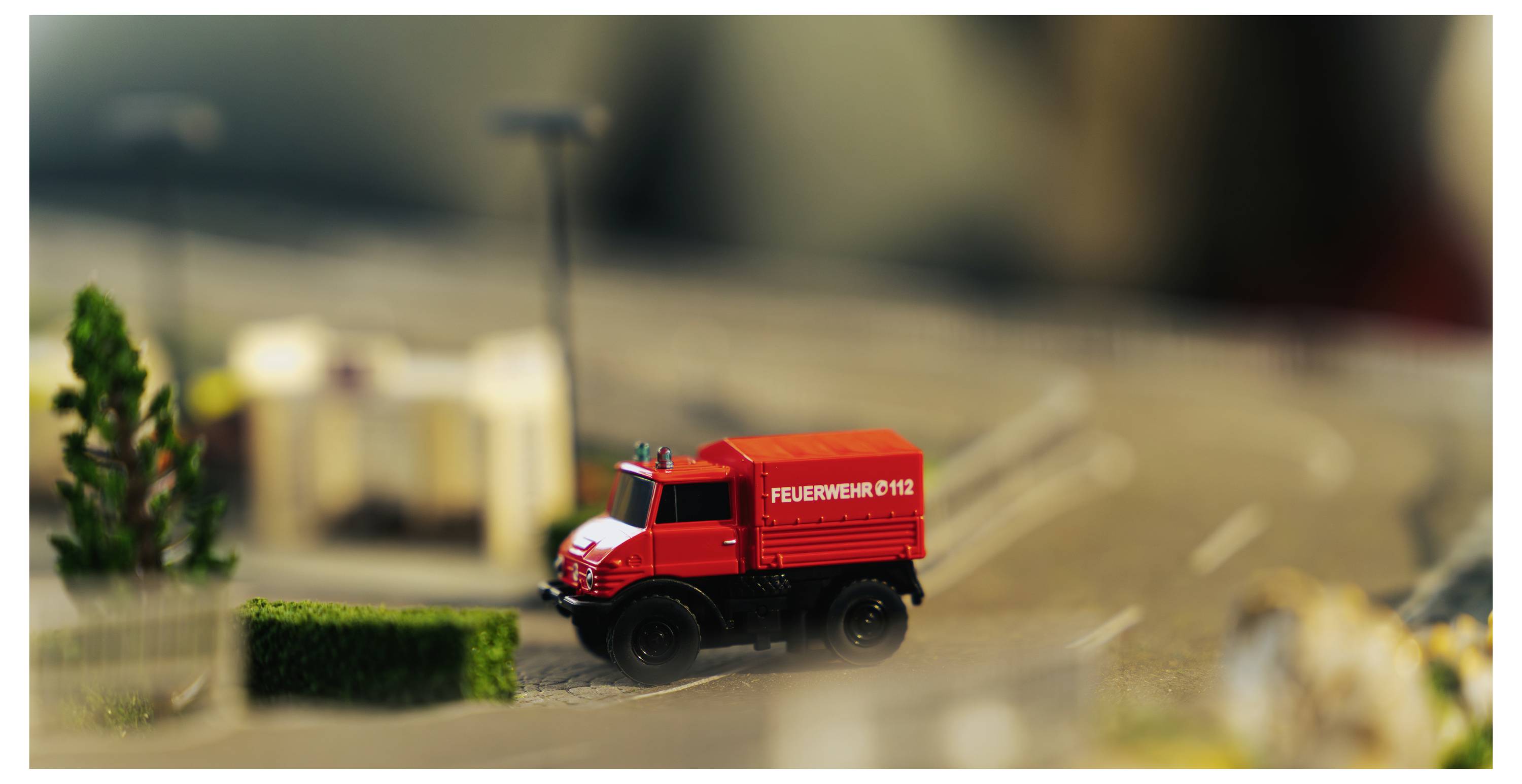 Carson Modellsport 500504178 1:87 RC Modellauto Elektro Straßenmodell Heckantrieb (2WD) inkl. Akku, Ladegerät und Senderbatterien