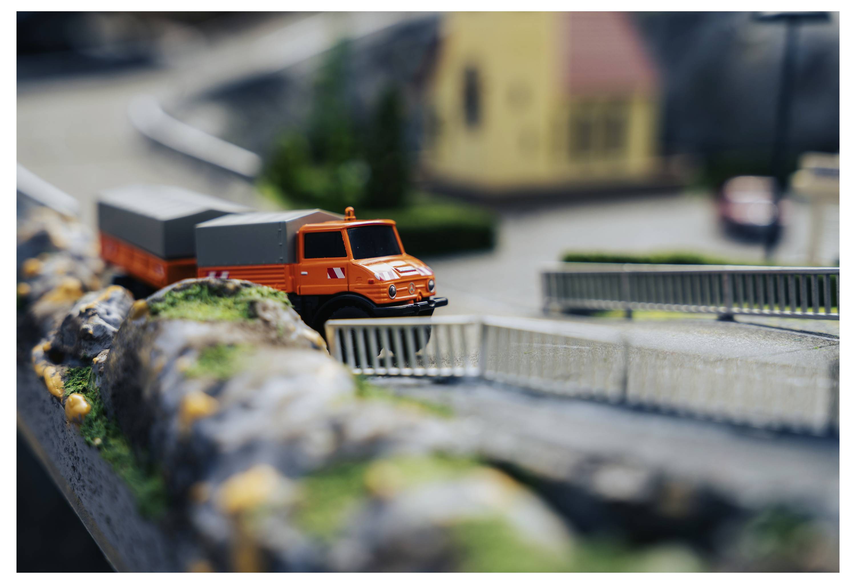 Carson Modellsport 500504177 1:87 RC Modellauto Elektro Straßenmodell Heckantrieb (2WD) inkl. Akku, Ladegerät und Senderbatterien