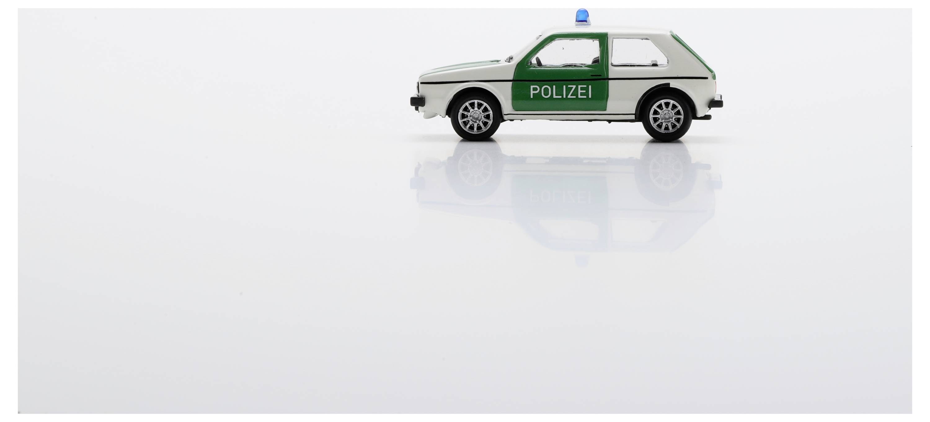 Schuco 451870009 H0 PKW Modell Volkswagen (VW) Golf I