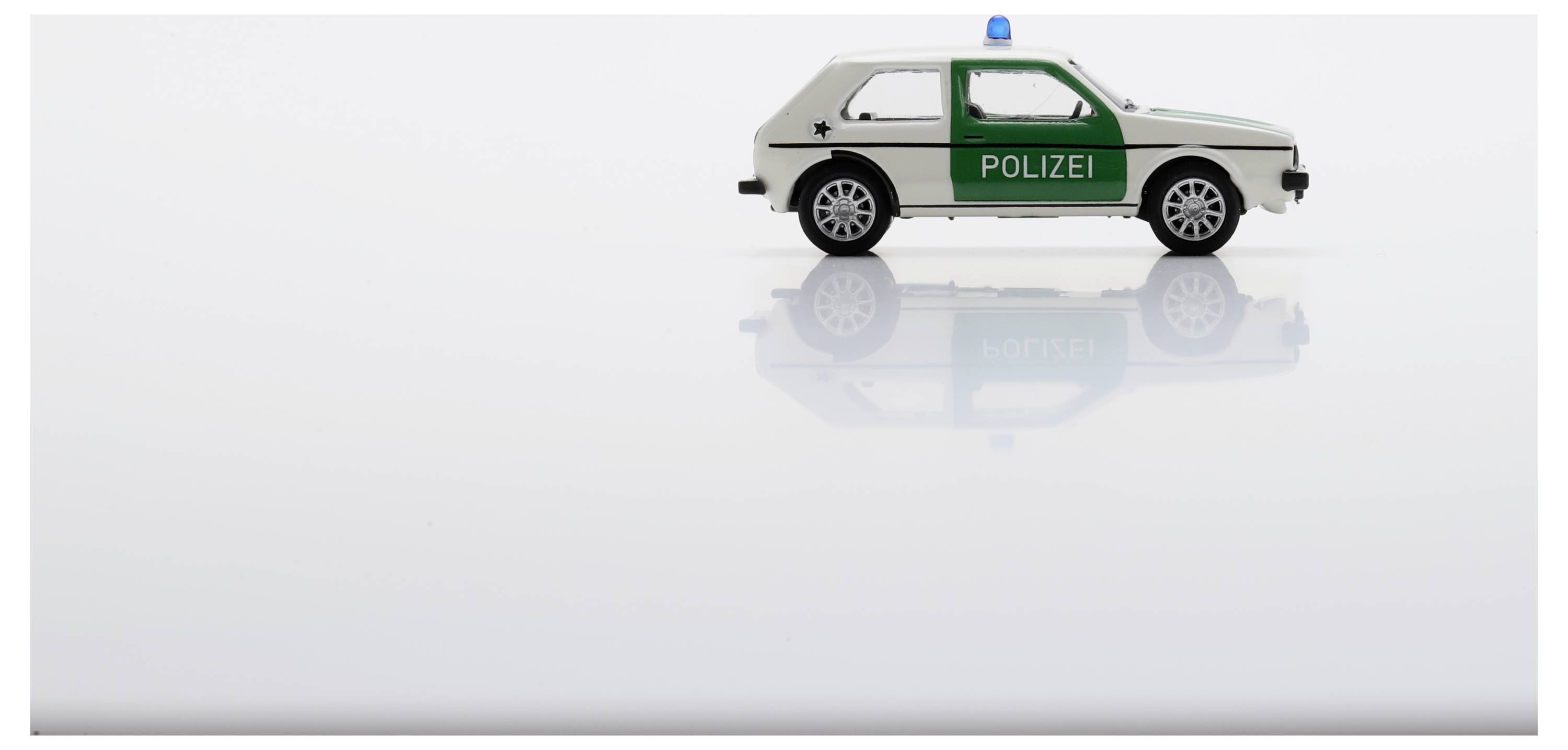 Schuco 451870009 H0 PKW Modell Volkswagen (VW) Golf I