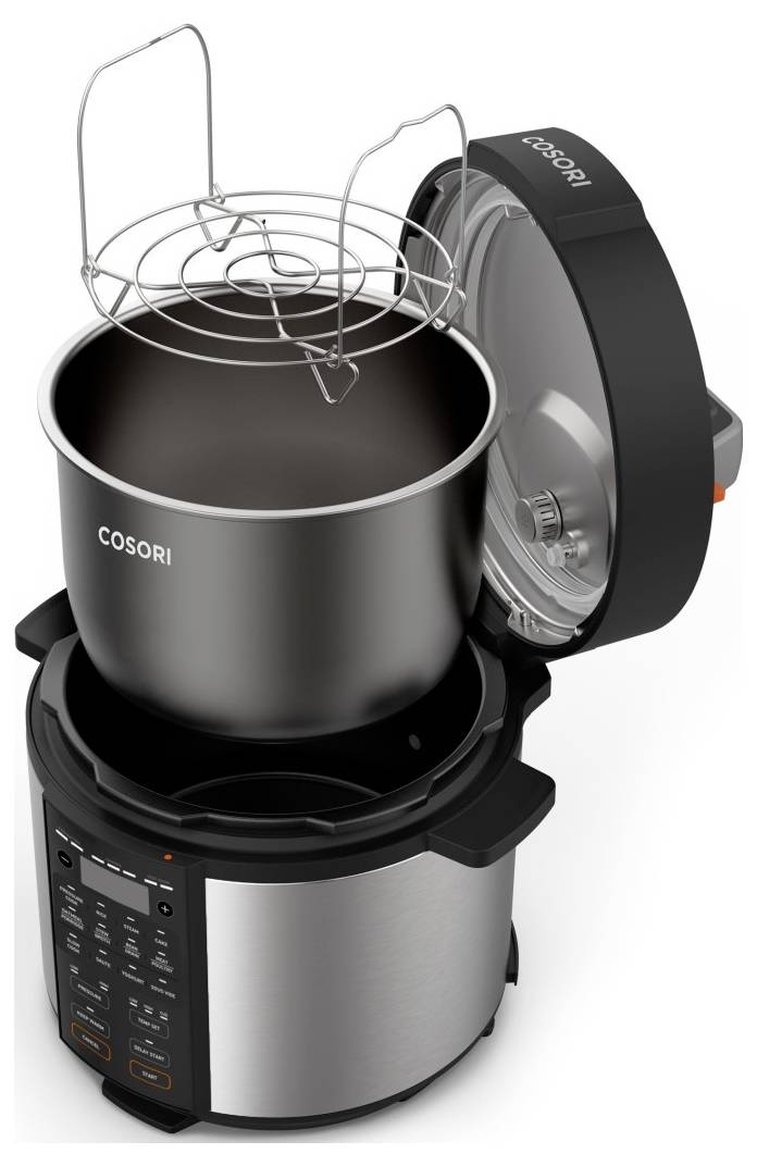 COSORI Elektro-Schnellkochtopf mit sichtbarem Innentopf und Dampfgareinsatz, das Kochgefäß und den Deckel des Geräts auf weißem Hintergrund zeigend.