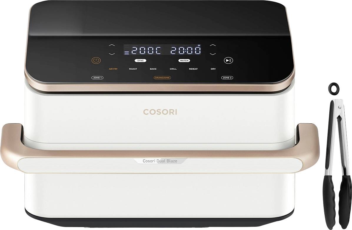 Cosori Dual Blaze Heißluftfritteuse mit digitalen Bedienelementen in Vorderansicht, plus schwarze Zangen auf der rechten Seite.