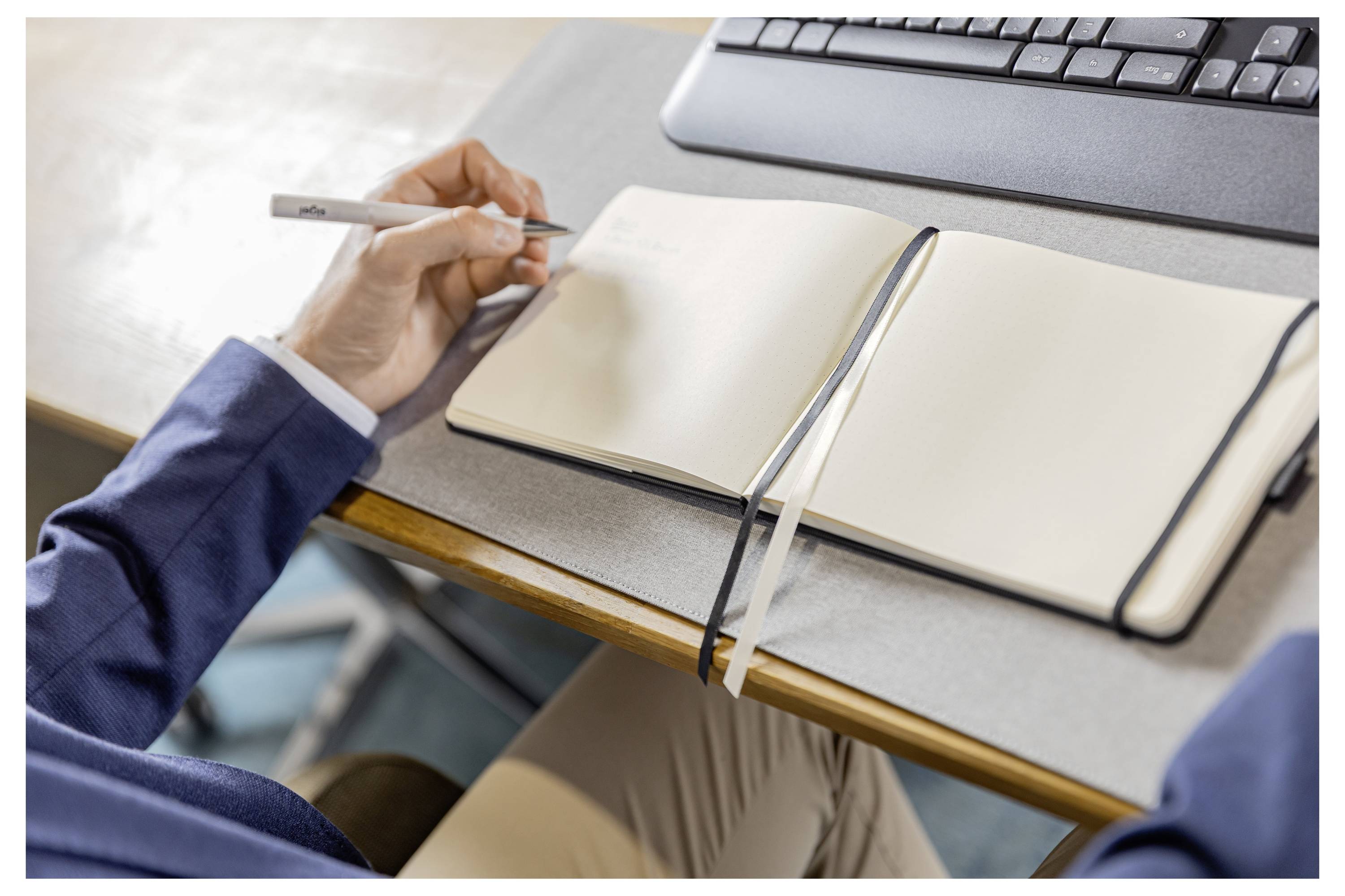 Sigel CO205 Notizbuch Conceptum Hardcover DIN A5 quer Punktraster Schwarz Anzahl der Blätter: 66