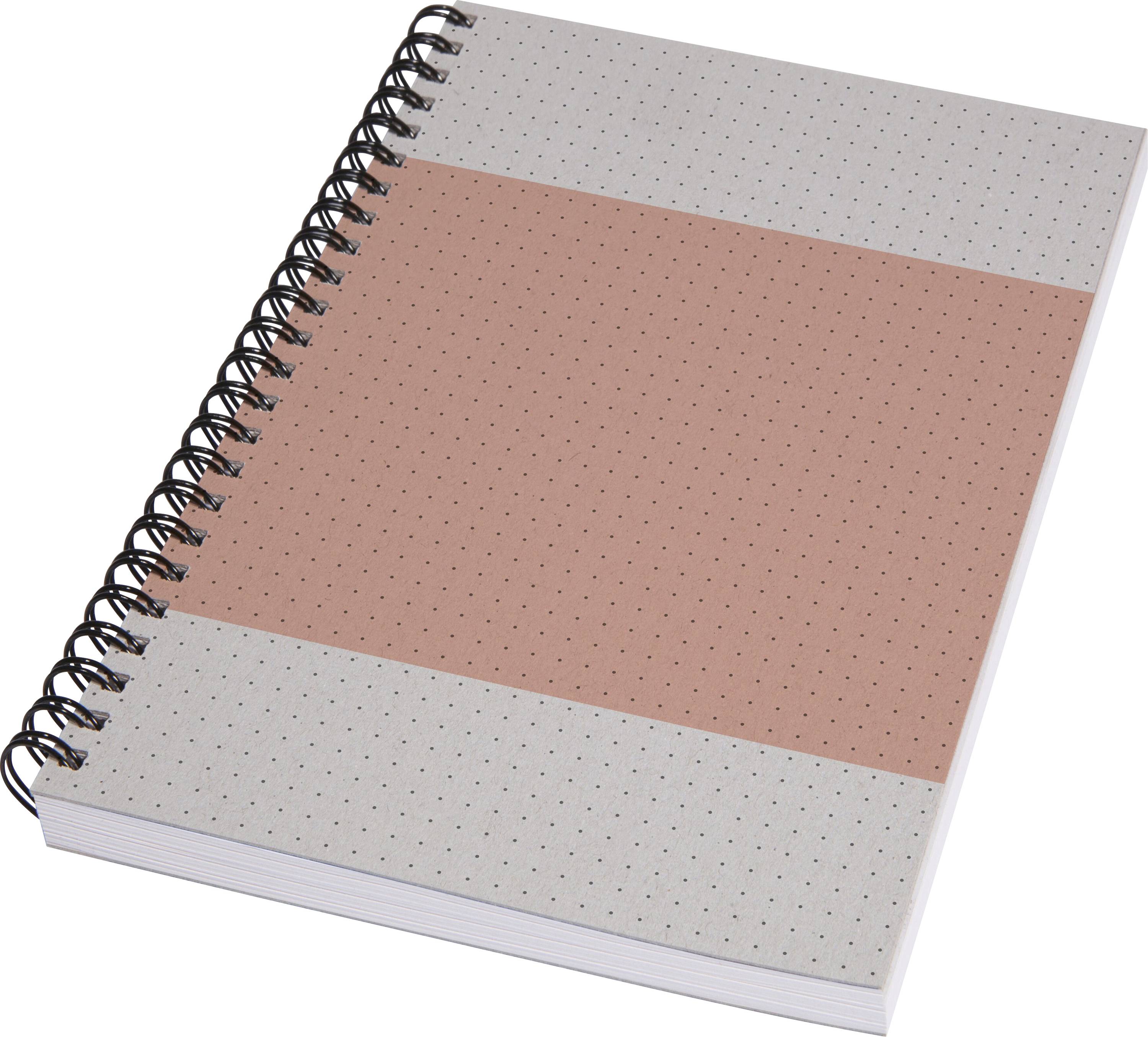 Spiralgebundenes Notizbuch mit grauem und rosa gepunktetetem Umschlag auf weißem Hintergrund.