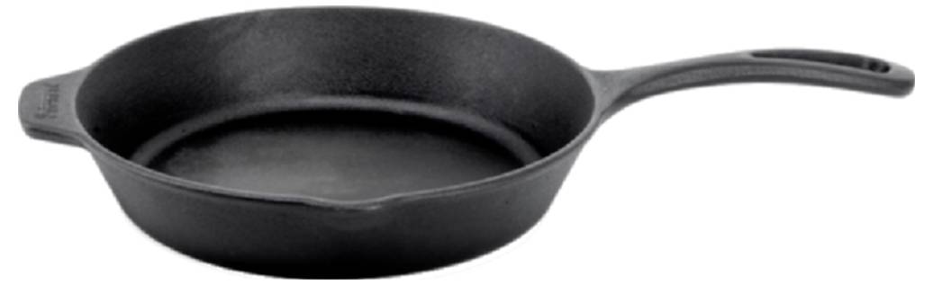 Schwarze Gusseisenpfanne mit langem Griff, in Seitenansicht auf weißem Hintergrund dargestellt.