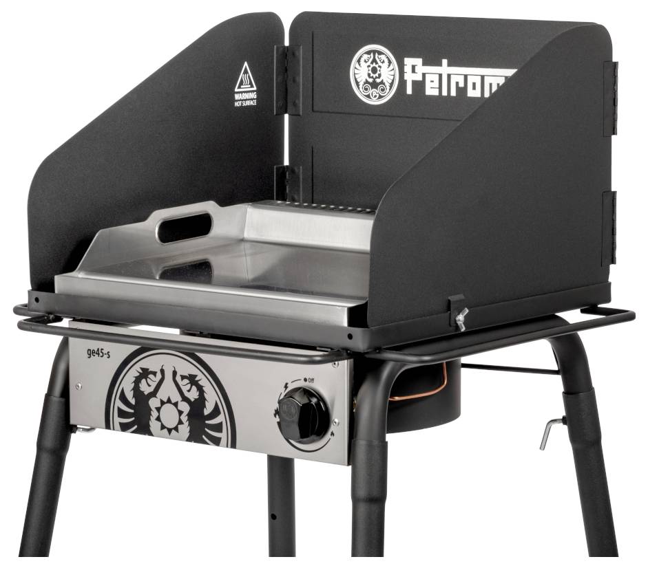 Tragbarer Outdoor-Gasgrill mit seitlichen Windschutzvorrichtungen, rostfreier Kochfläche und vorderem Bedienungsknopf.