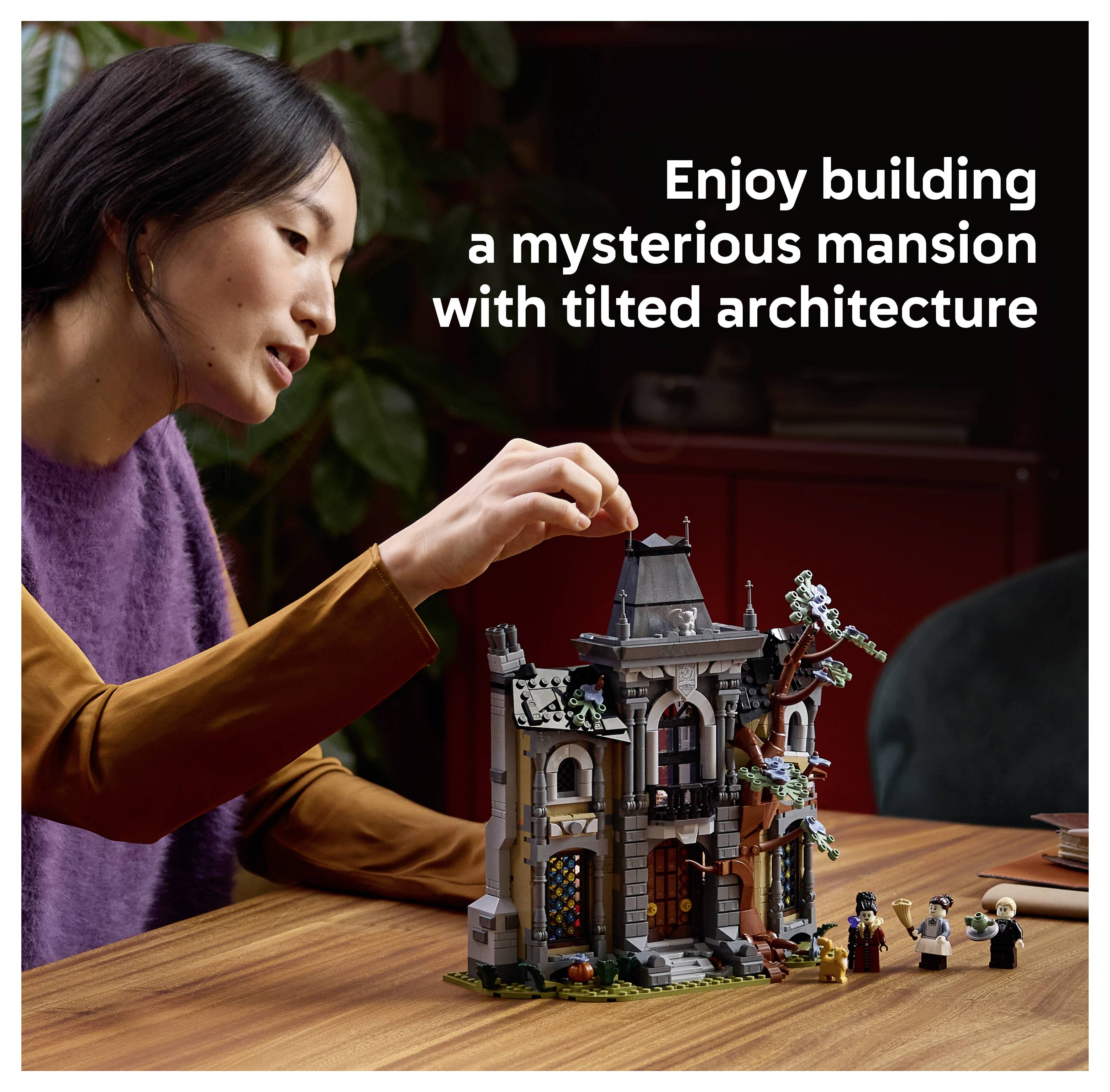 LEGO® ICONS™ 6588535 Bürgermeistervilla; Deko fürs Wohnzimmer oder Büro; 3 Minifiguren, die im Dunkeln leuchten; cooles Geschenk