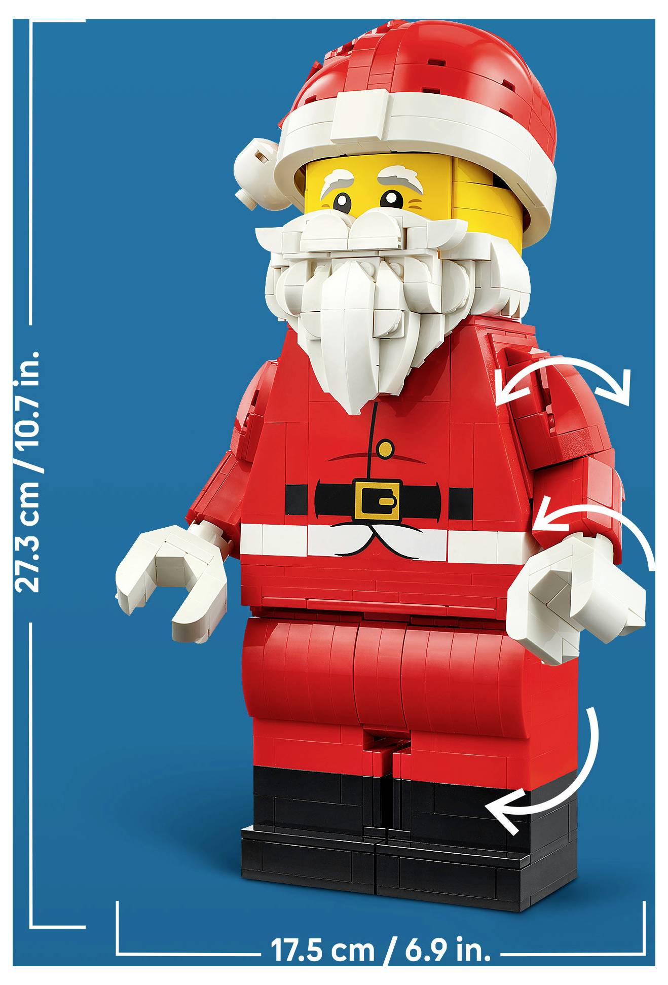 LEGO Weihnachtsmann-Minifigur auf blauem Hintergrund, gezeigt mit Pfeilen, die Pose oder Rotation andeuten, mit den Abmessungen 27,3 cm/10,7 Zoll Höhe und 17,5 cm/6,9 Zoll Breite.