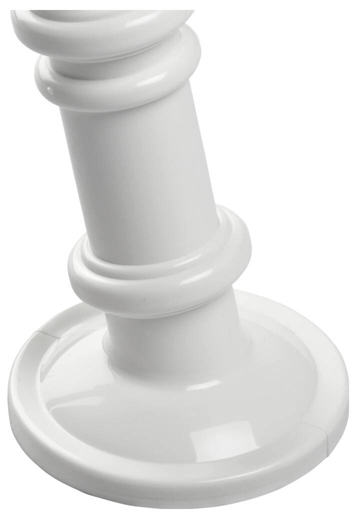 Nahaufnahme eines weißen Keramik-Schachbauern auf neutralem Hintergrund.