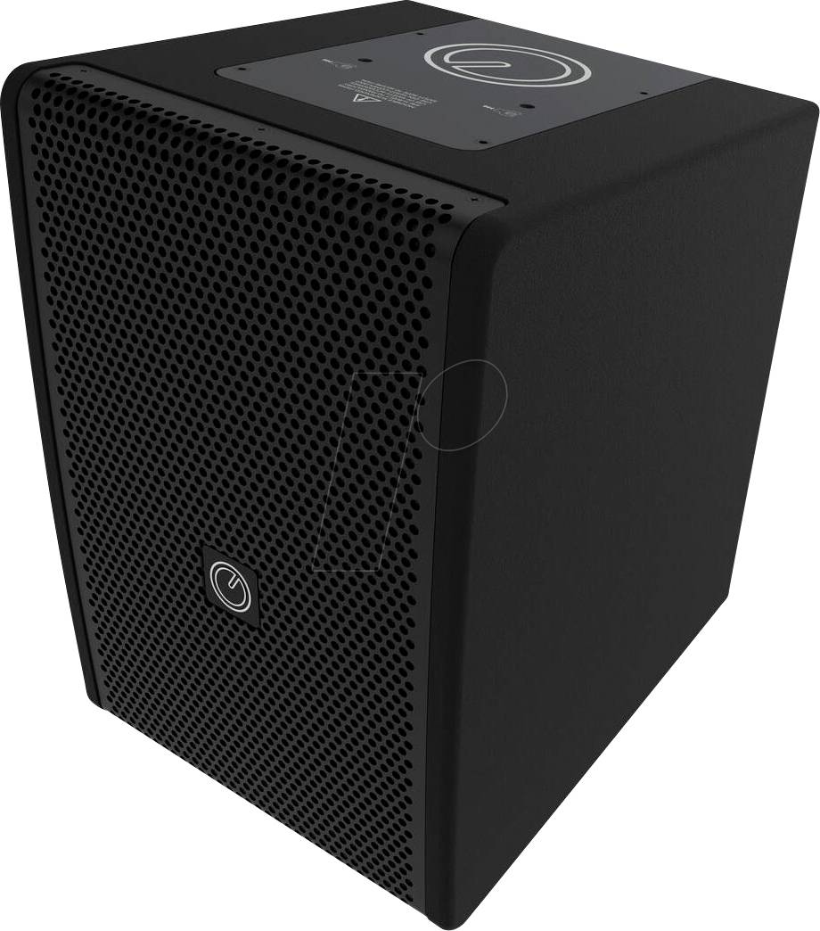 Schwarzes Lautsprechergehäuse oder Subwoofer mit Perforationen, dargestellt in Dreiviertelsansicht auf weißem Hintergrund.