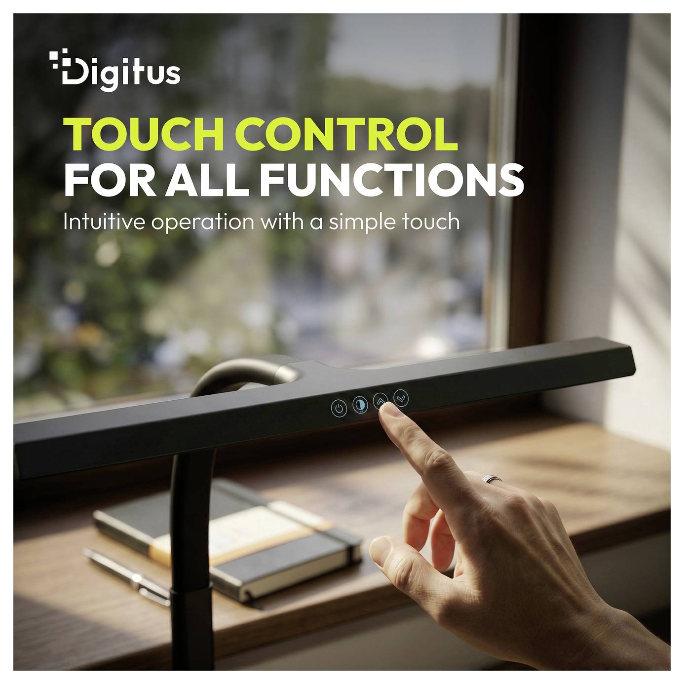 Digitus Schreibtischleuchte mit Berührungssteuerung wird betätigt, beschriftet mit „TOUCH CONTROL FÜR ALLE FUNKTIONEN