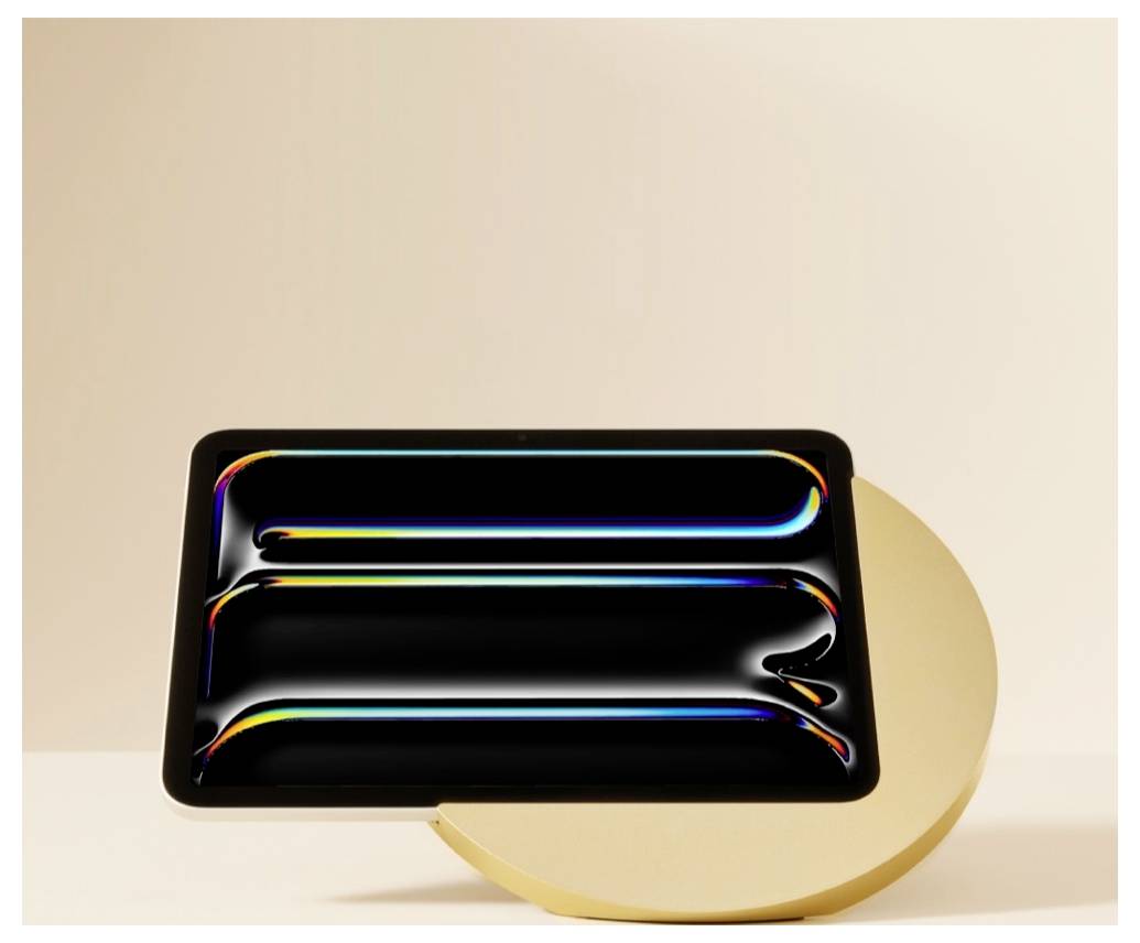 Schwarzes rechteckiges Display, das drei glänzende horizontale Regenbogenlichtbänder zeigt, ruht auf einem goldenen kreisförmigen Sockel vor einem beigen Hintergrund.
