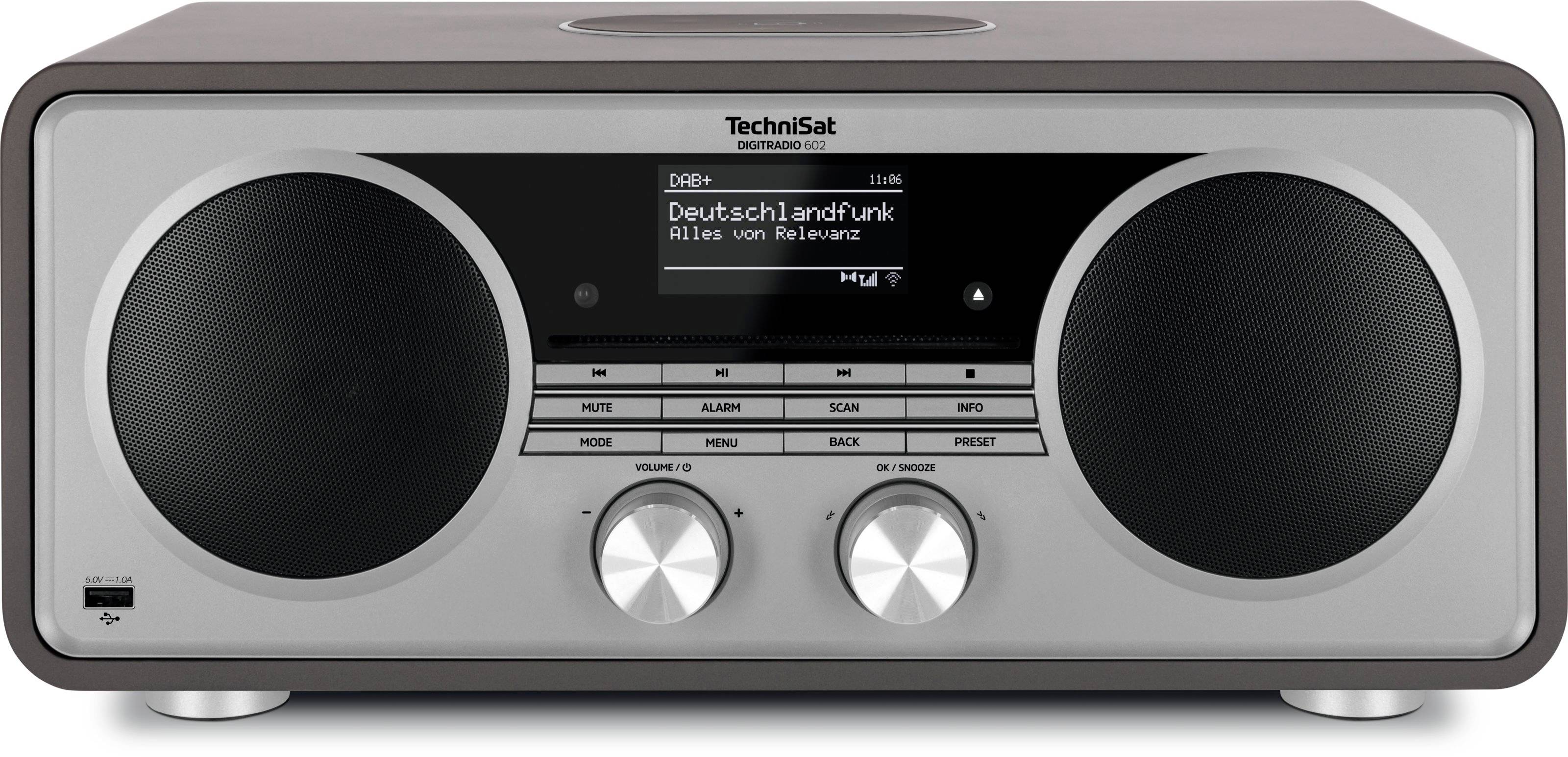 Vorderansicht eines silbernen Technisat DAB+-Radios mit zwei großen Lautsprechern, zentralem Display mit der Anzeige 