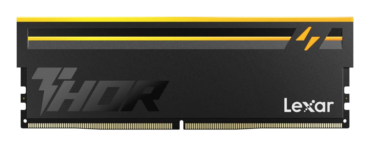 Schwarzes Lexar Thor DDR5-Speichermodul mit Goldkontakten und dunklem Kühlkörper, dargestellt auf weißem Hintergrund.