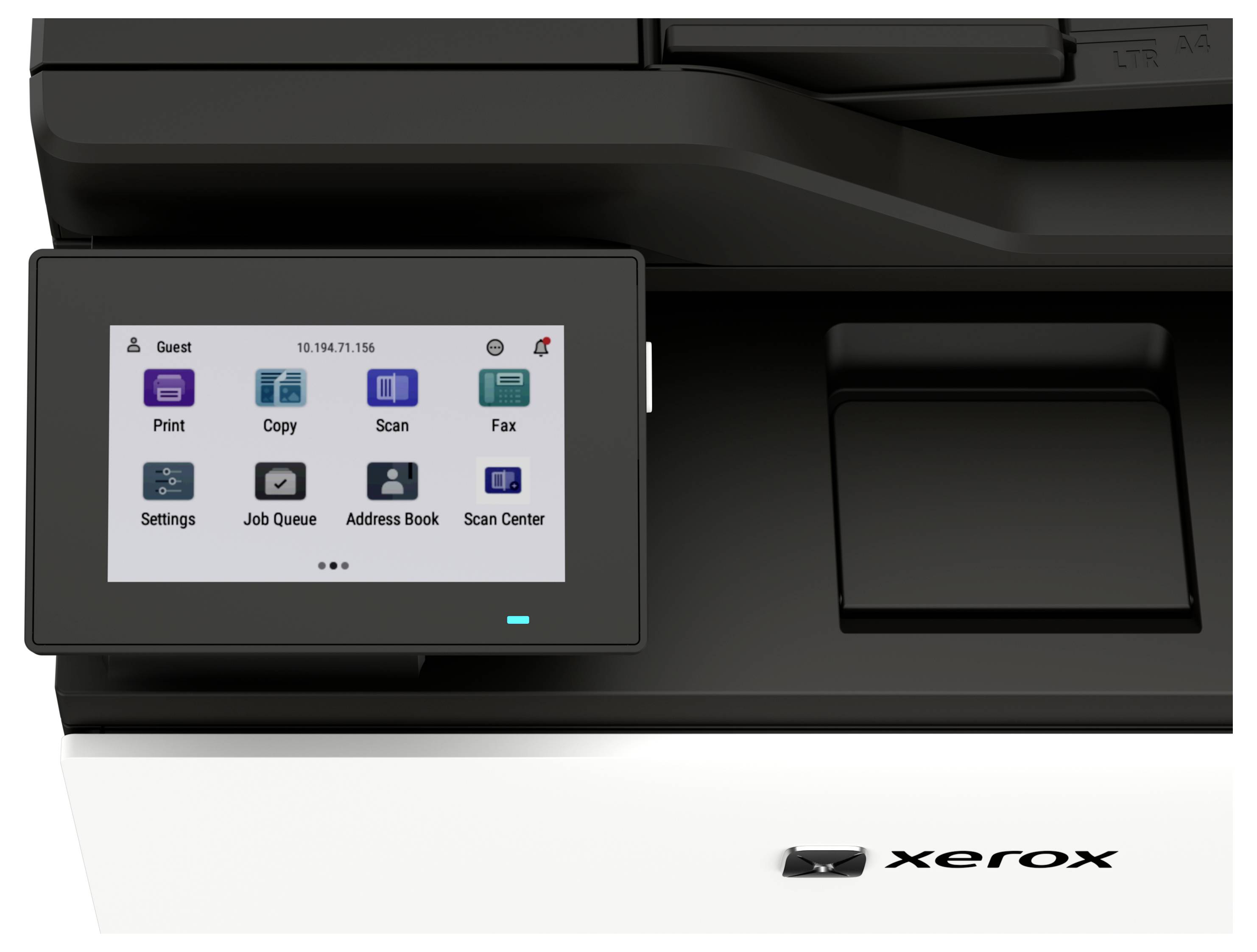Frontblende eines Xerox Multifunktionsdruckers mit Touchscreen, der Menüsymbole für Drucken, Kopieren, Scannen, Fax, Einstellungen, Warteschlange, Adressbuch und Scanzentrum anzeigt.