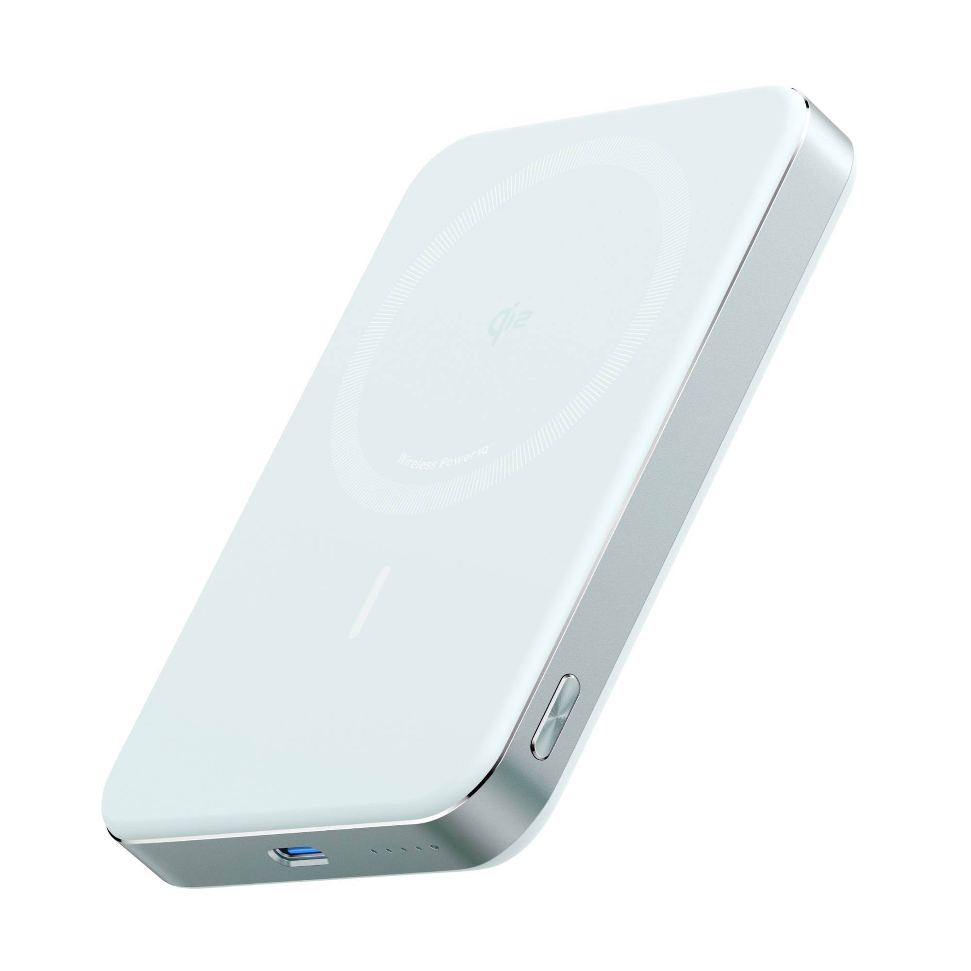 Hellblaue schlanke tragbare Powerbank in Schrägansicht mit USB-Anschluss, Seitentaste und LED-Anzeigelichtern.
