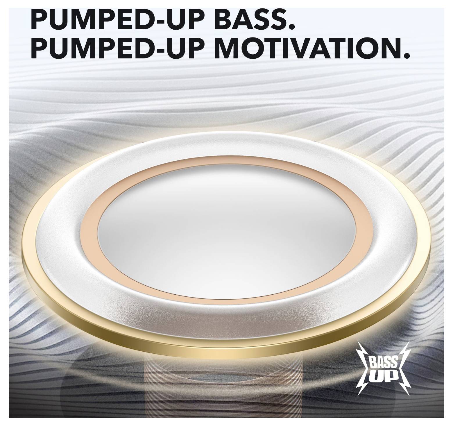 Werbegrafik eines Lautsprechers mit einem großen metallischen Ring und dem Text „PUMPED-UP BASS. PUMPED-UP MOTIVATION.