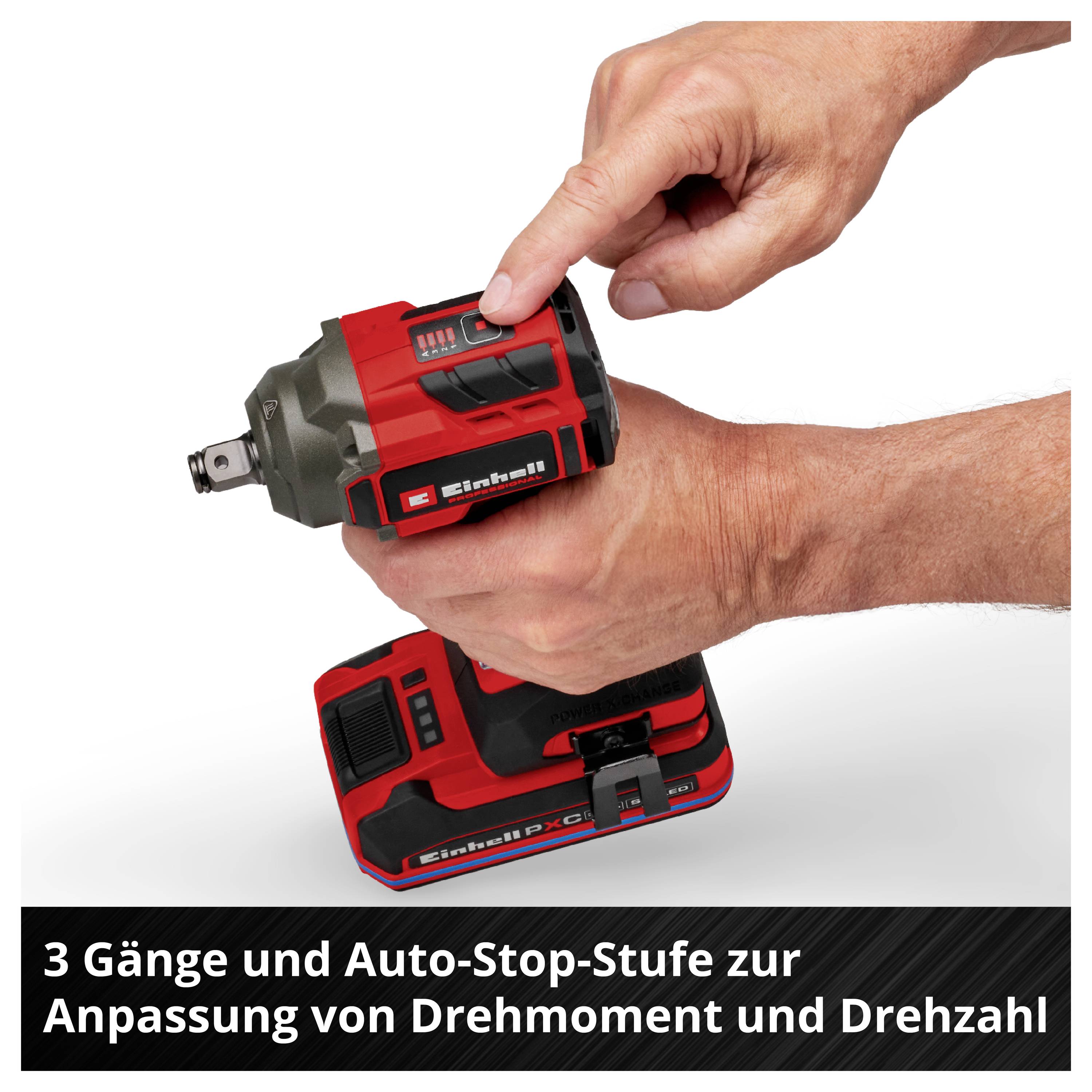 Person bedient einen roten Akku-Schlagschrauber mit Finger am Umschalter; Text: '3 Gänge und Auto-Stop-Stufe zur Anpassung von Drehmoment und Drehzahl'.