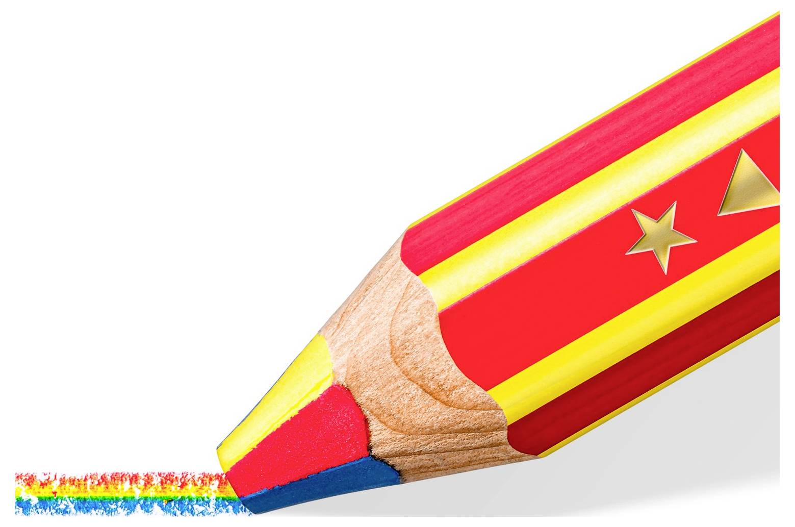 Nahaufnahme eines regenbogenfarbigen Stifts, der eine Regenbogenlinie auf weißem Papier zeichnet, symbolisiert Kreativität oder LGBTQ-Stolz.
