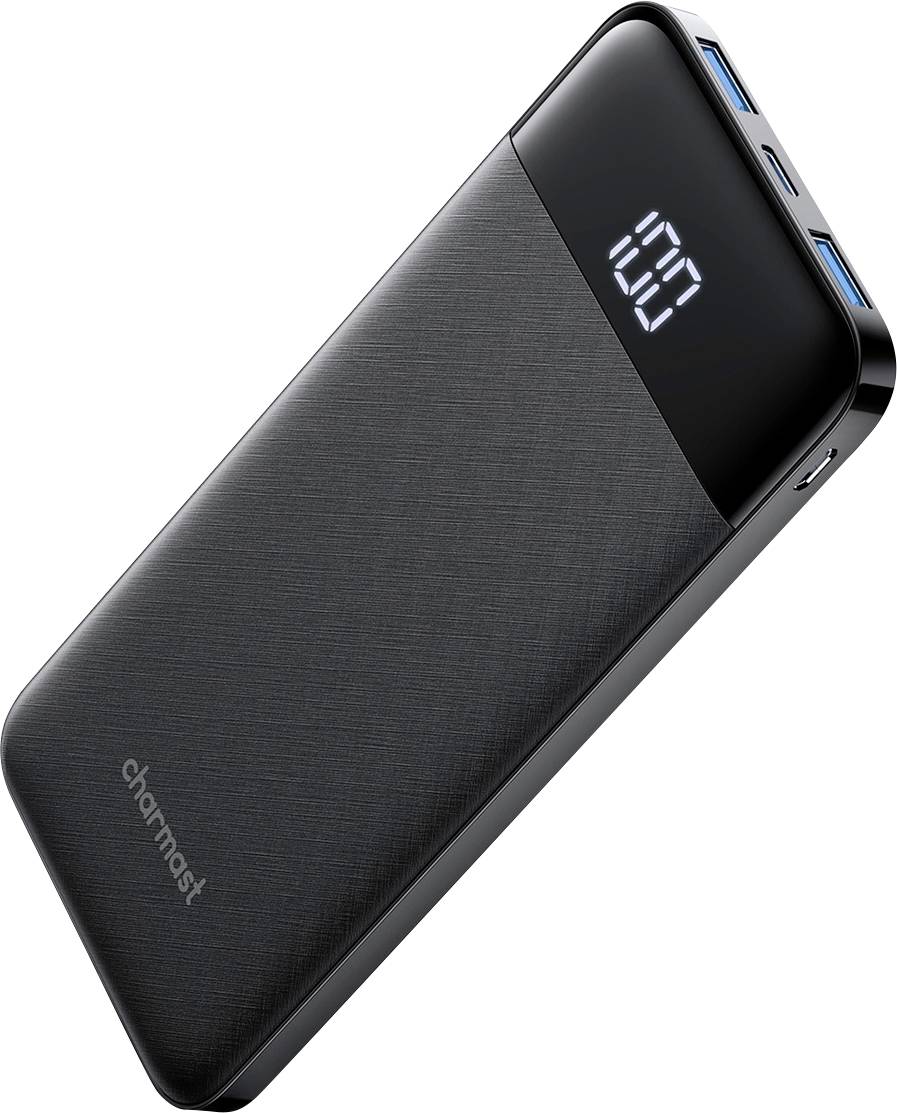 Schwarze tragbare Powerbank mit digitaler Batterieanzeige und zwei blauen USB-Anschlüssen, in schräger Ansicht auf weißem Hintergrund dargestellt.