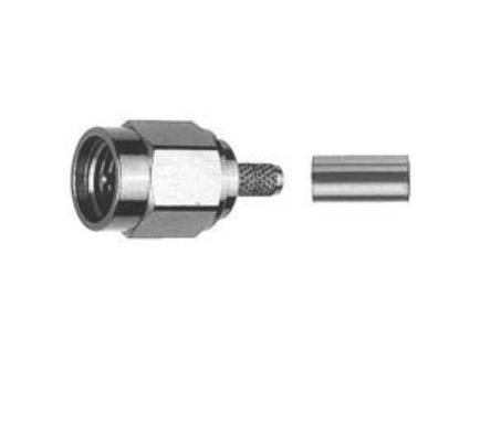 Metallischer koaxialer Steckerverbinder mit einer separaten Ferrule oder Hülse, die daneben auf weißem Hintergrund gezeigt wird.