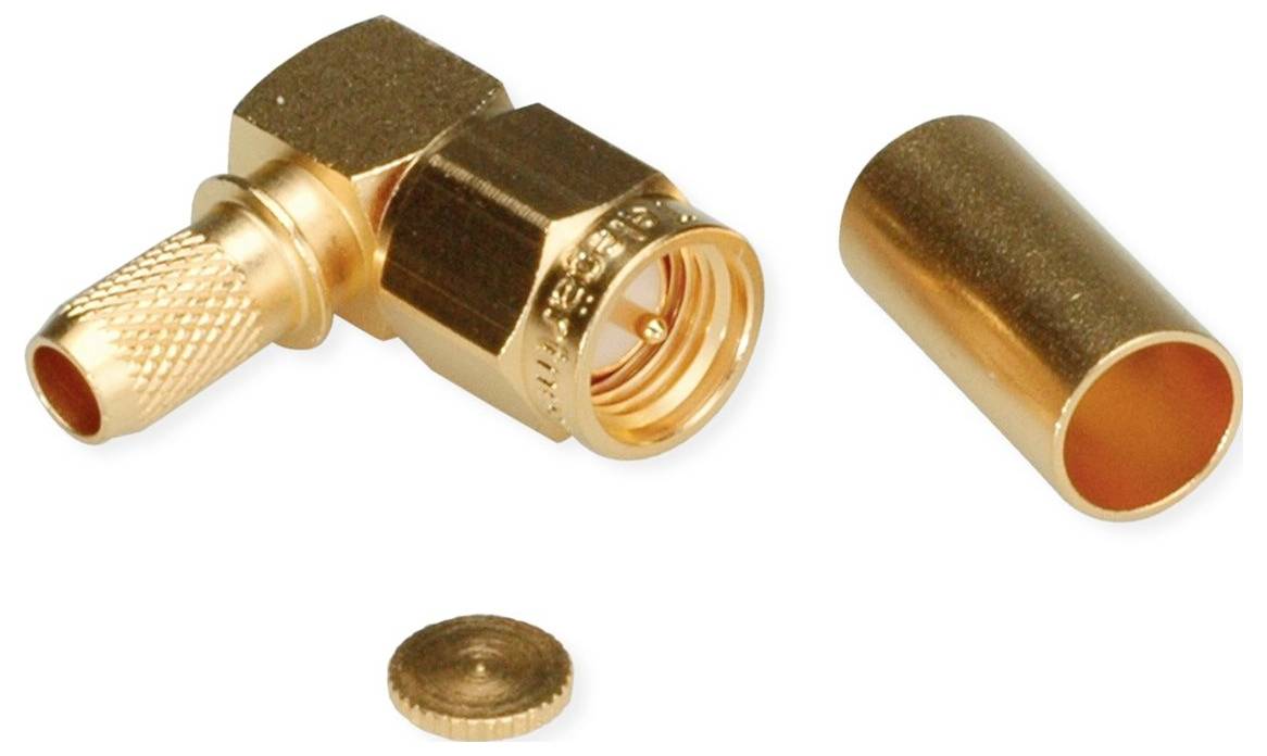 Gold-beschichtete Koaxialkabelverbinderstecker: abgewinkelter Stecker, Gewindeadapter, Muffe und kleine Kappe auf weißem Hintergrund.