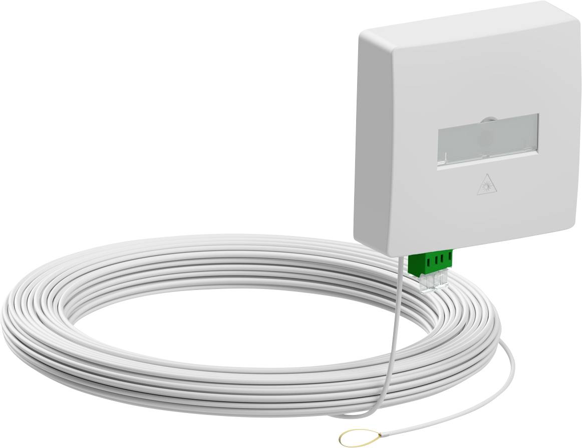 Aufgerolltes weißes Kabel, das mit einer an der Wand montierten Glasfaser-Ausgangsbox mit einem kleinen Stecker und einer Zugschleife verbunden ist.