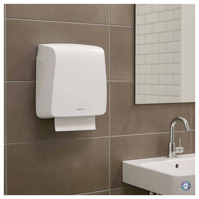 An der Wand montierter Papierhandtuchspender über einem Waschbecken in einem gefliesten Badezimmer, mit einem sichtbaren Spiegel und Wasserhahn.