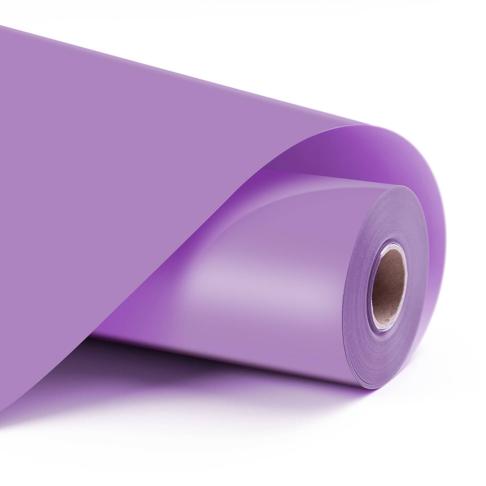 Eine Rolle violettes Klebeband oder Papier aus Vinyl, teilweise abgewickelt auf weißem Untergrund, mit dem sichtbaren Rohrkern.