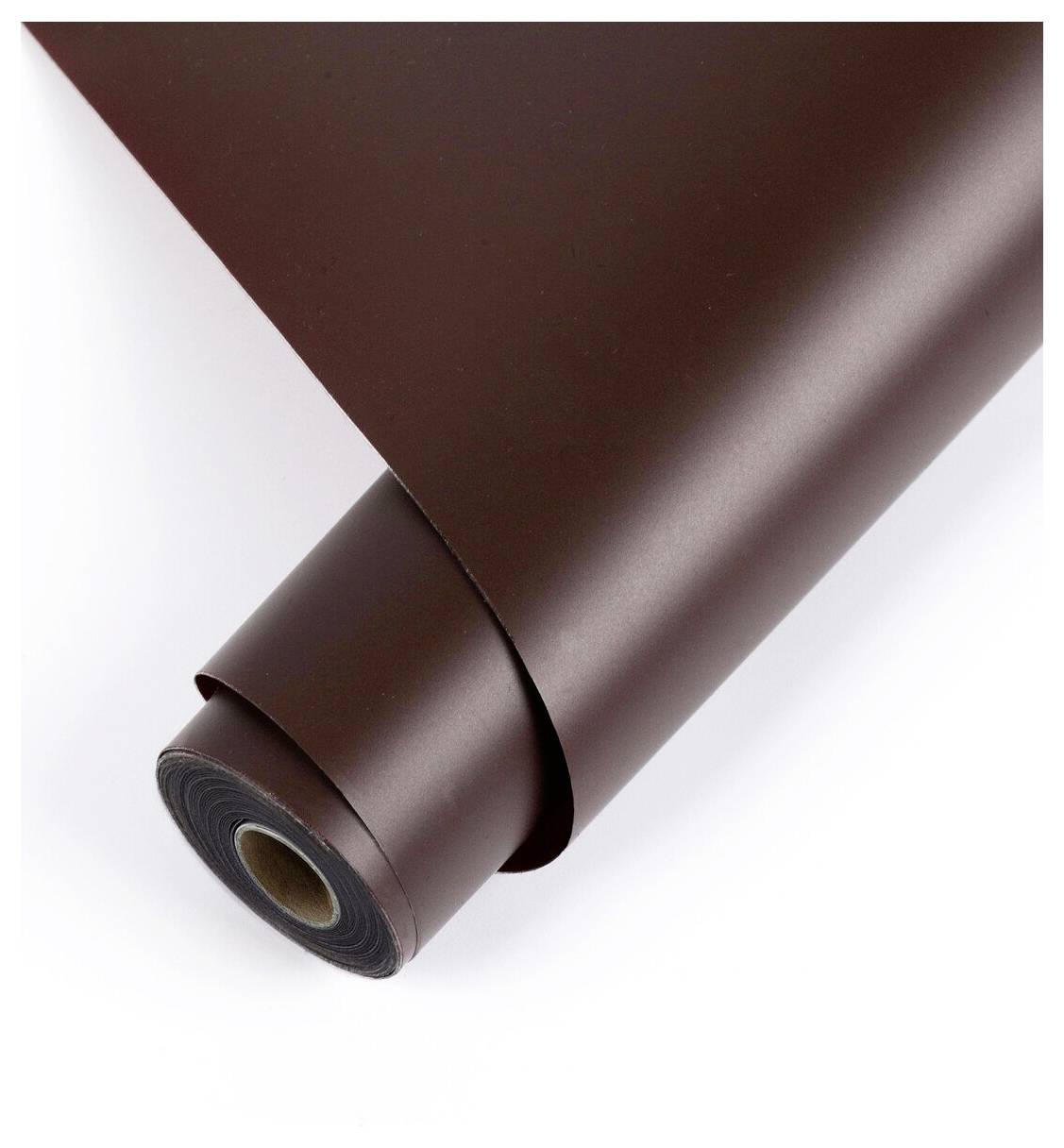 Aufgerolltes dunkelbraunes Blattmaterial oder Vinyl auf weißem Hintergrund, das die Kante und den Kern des Materials zeigt