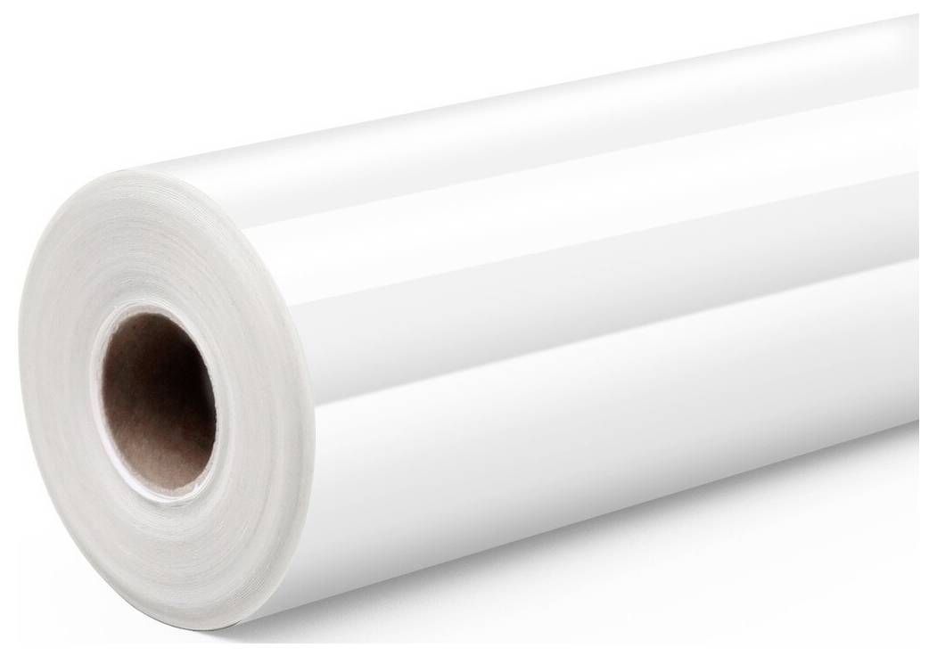 Eine große Rolle weißes Papier oder Film, in einem Winkel auf einem schlichten weißen Hintergrund dargestellt.