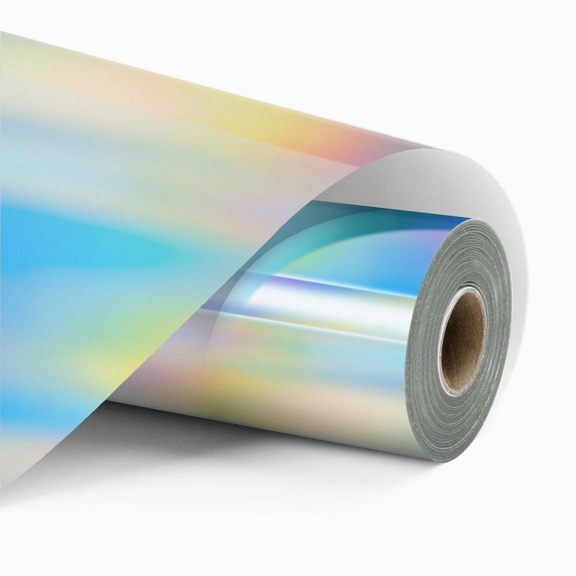 Eine aufgerollte Folie aus schimmerndem holographischem Material mit einem grauen Kartonkern auf weißem Hintergrund.