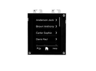 Schwarzer Touchscreen-Verzeichnis mit einer scrollbaren Namensliste: Anderson Jack, Brown Anthony, Carter Sophie und Davis Paul, mit Zurück-, Home- und Hilfe-Symbolen.