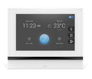 Wandmontierter Smart-Home-Touchscreen mit Uhrzeit 11:23 Uhr, Wetter 23°C und Steuerungen für Anrufe, Beleuchtung, Tür und Einstellungen.