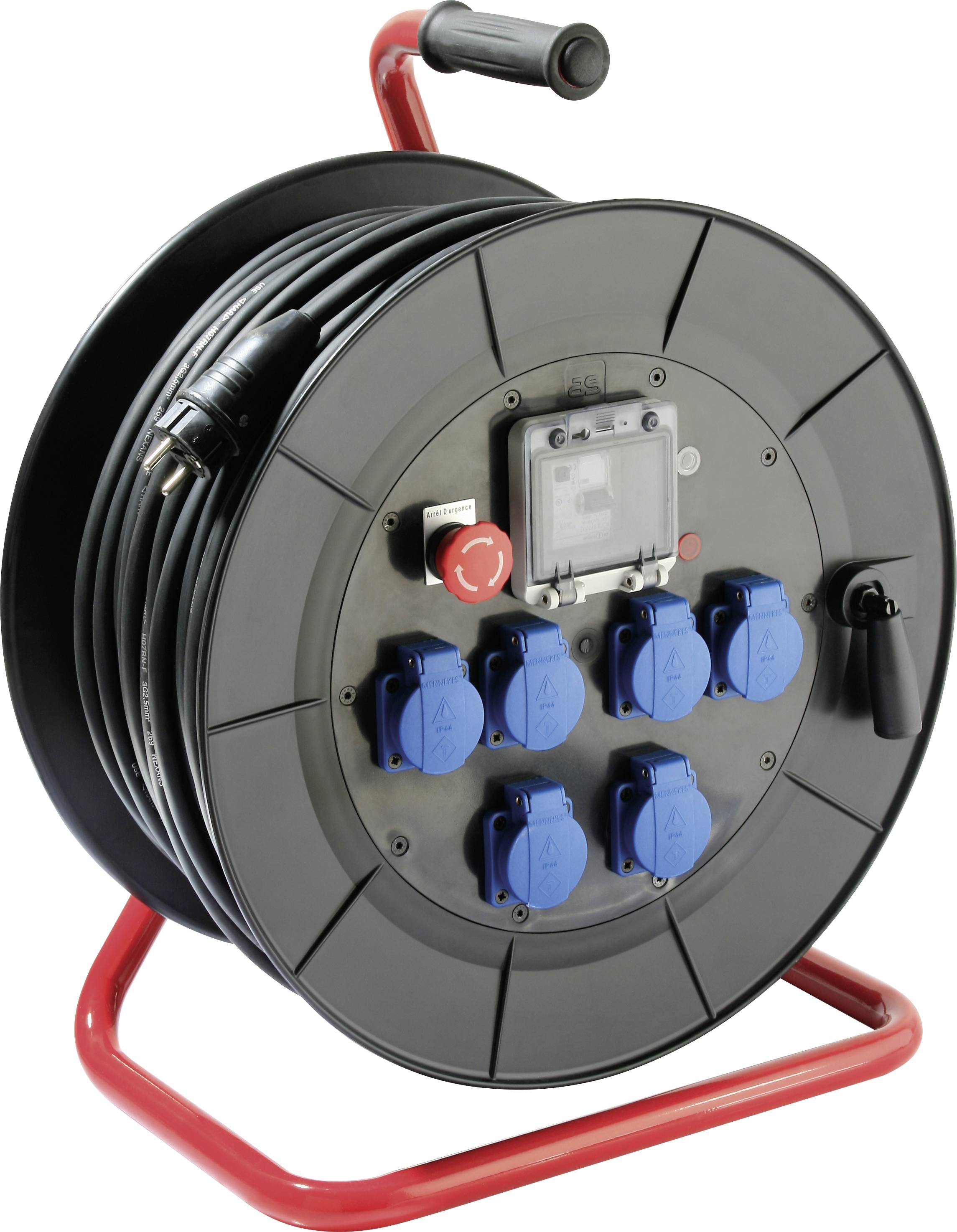 Tragbare Kabelrolle mit mehreren blauen Elektrosteckdosen, einem Griff und einem aufgerollten Stromkabel auf einem roten Metallständer.