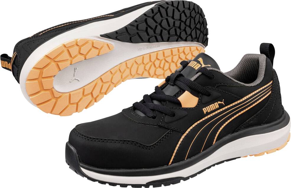 Schwarzer und orangefarbener Puma-Arbeitsschuh für athletische Aktivitäten, gezeigt aus Seiten- und Sohlenansicht, wobei die Profilierung und das niedrige Schaftdesign hervorgehoben werden.