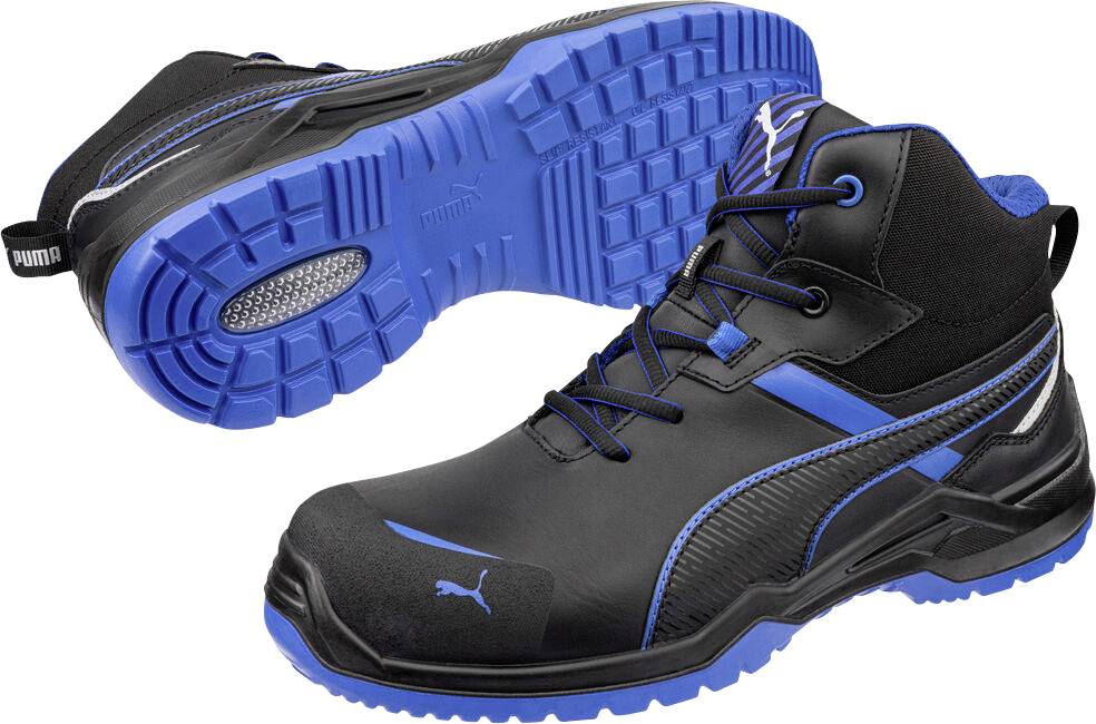 Schwarze und blaue PUMA-Arbeitsschuhe mit hohem Schaft, von der Seite und Sohle gezeigt, mit rutschfestem blauem Profil und Zehenkappe.
