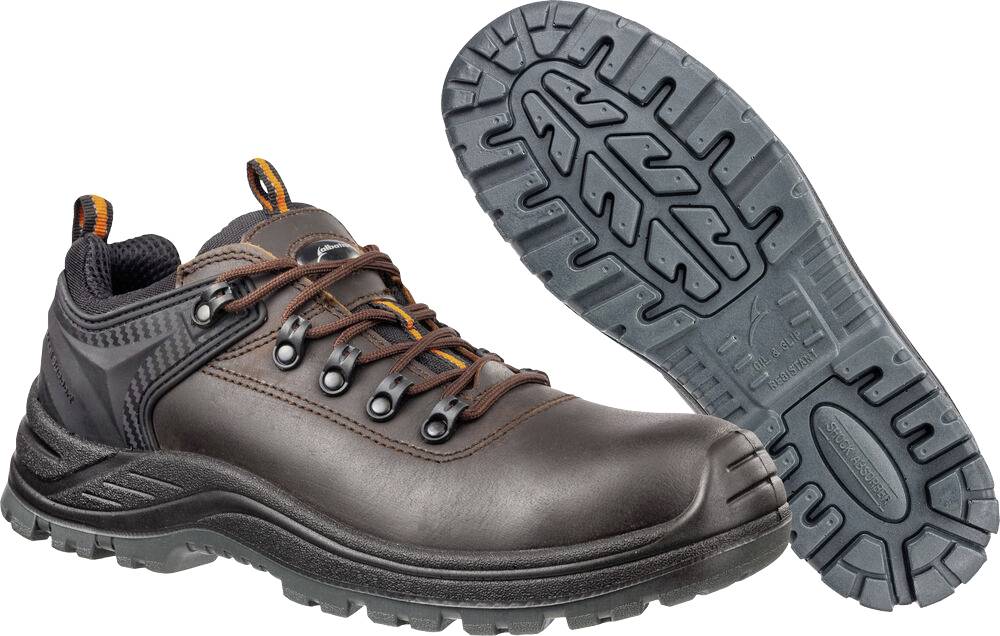 Braun-schwarzer Wanderstiefel in Seitenansicht mit der Sohle nach vorne gerichtet, wobei das robuste Profil und die Schnürsenkel hervorgehoben werden.