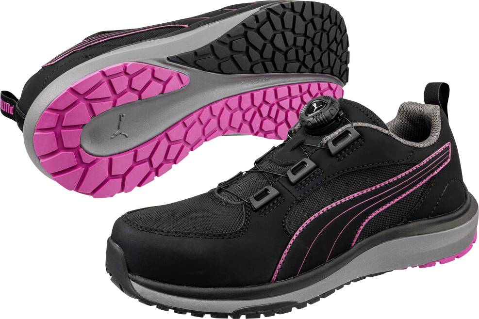 Schwarzer Sportschuh mit rosa Akzenten, gezeigt von der Seite und von der Sohle, die rosa-schwarze Lauffläche auf weißem Hintergrund hervorhebend.