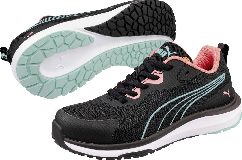Schwarze und rosa Puma-Sportschuhe, dargestellt in Seiten- und Sohlenansichten, mit Teal-Akzenten und einer weißen Sohle mit mintfarbenem Profil.