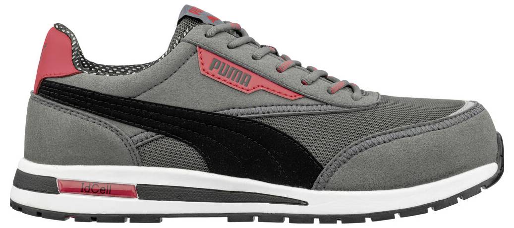 Grauer und schwarzer Puma-Sportschuh mit roten Akzenten, in Seitenansicht auf weißem Hintergrund dargestellt.