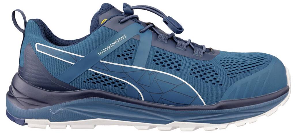 Blauer Sportschuh in Seitenansicht mit weißer Sohle, Blaugrün-Akzenten und Schnürverschluss auf weißem Hintergrund.