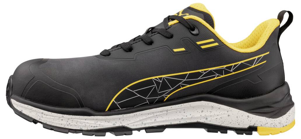 Schwarzer und gelber Sportlaufschuh in Seitenansicht mit robuster Sohle und geometrischem Seitengrafik.