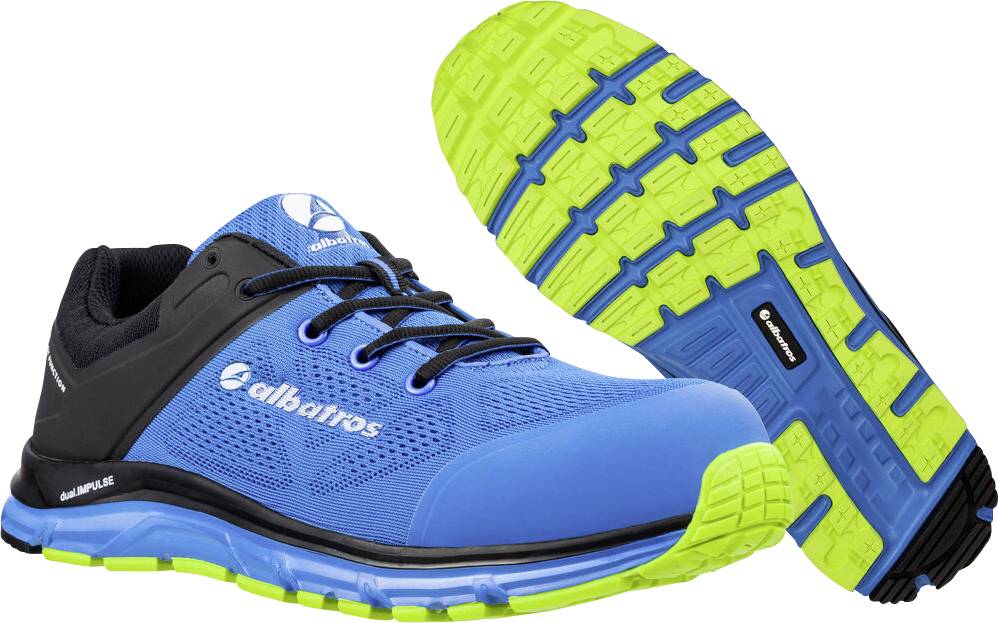 Blaue und schwarze athletische Sicherheitsschuhe mit neongrünen Sohlen, von der Seite und von unten gezeigt, um das Profil und das Branding hervorzuheben.