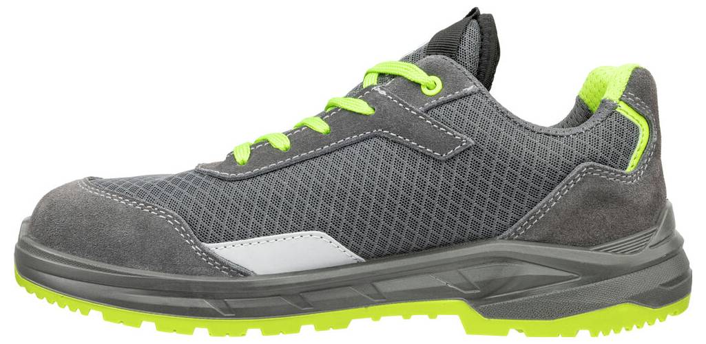 Grauer und schwarzer Sportschuh mit neongrünen Akzenten, in Seitenansicht auf weißem Hintergrund dargestellt.