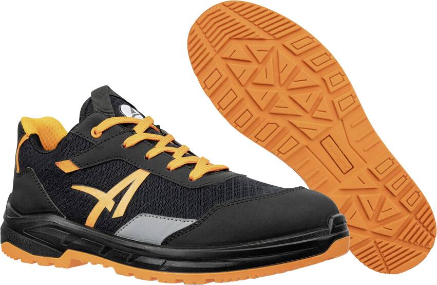 Schwarzer und orangefarbener athletischer Arbeitsschuh mit orangefarbenen Schnürsenkeln und Sohle, von der Seite gezeigt mit separat angezeigter Profilsohle.