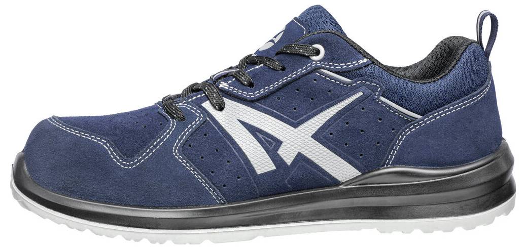 Blauer Sportschuh mit weißem Logo, schwarzer Sohle und grauen Akzenten in Seitenansicht.